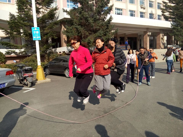 澶栬璺崇怀1.jpg 澶栬璺崇怀1.jpg